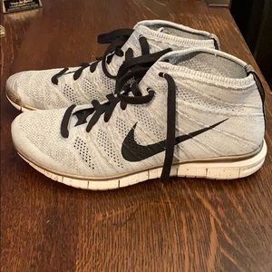 Nike men’s tennis shoe!